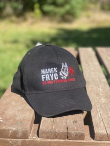 Czapka z daszkiem z logo K9